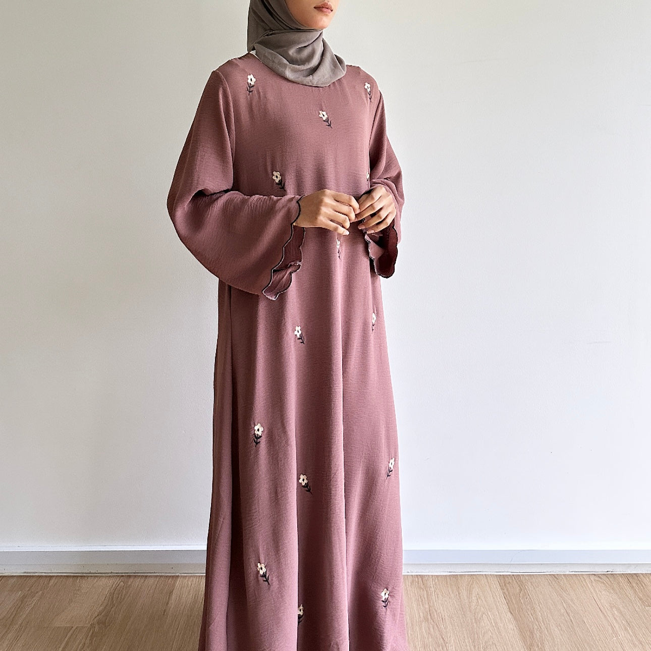 Anita floral sulam dress