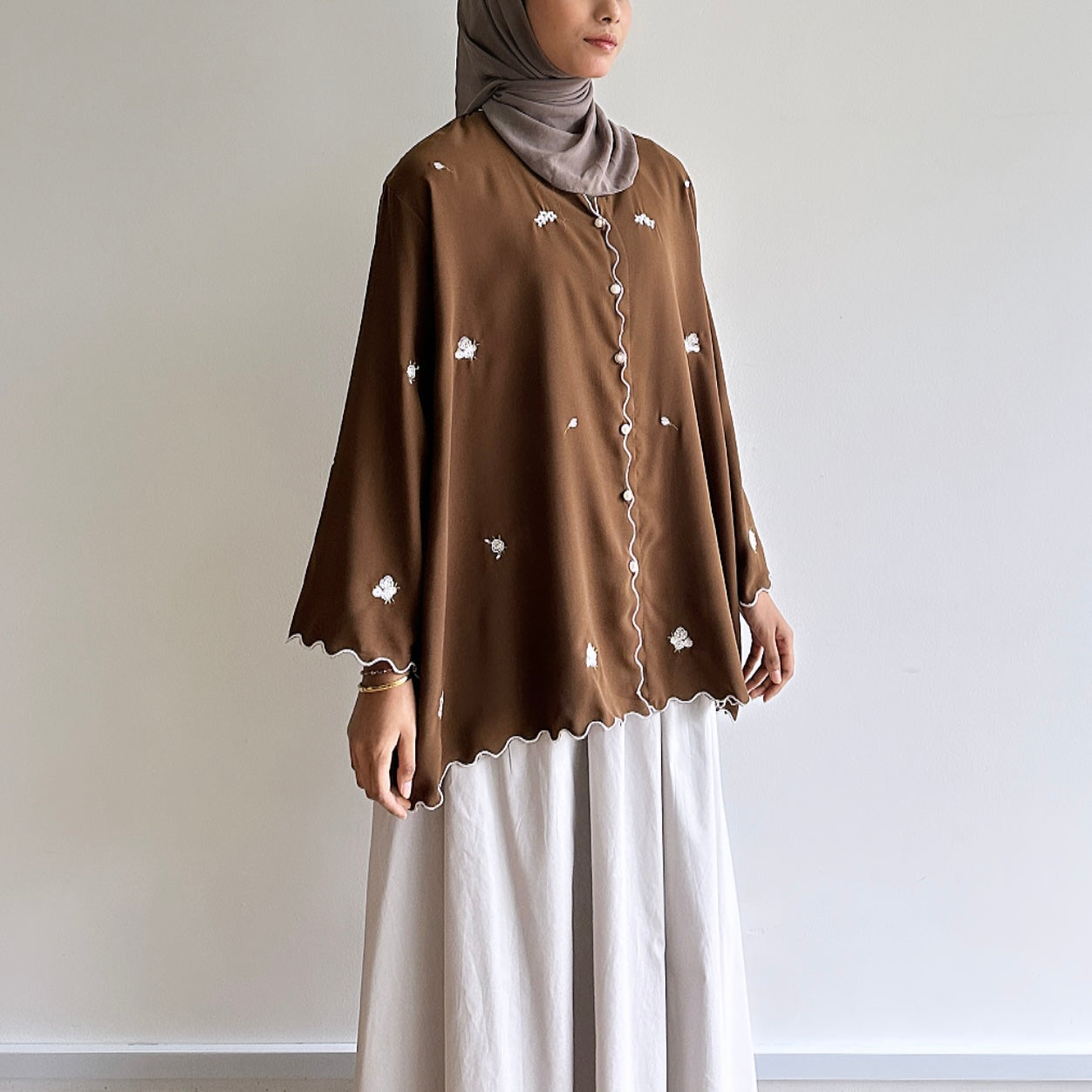 Aura sulam blouse