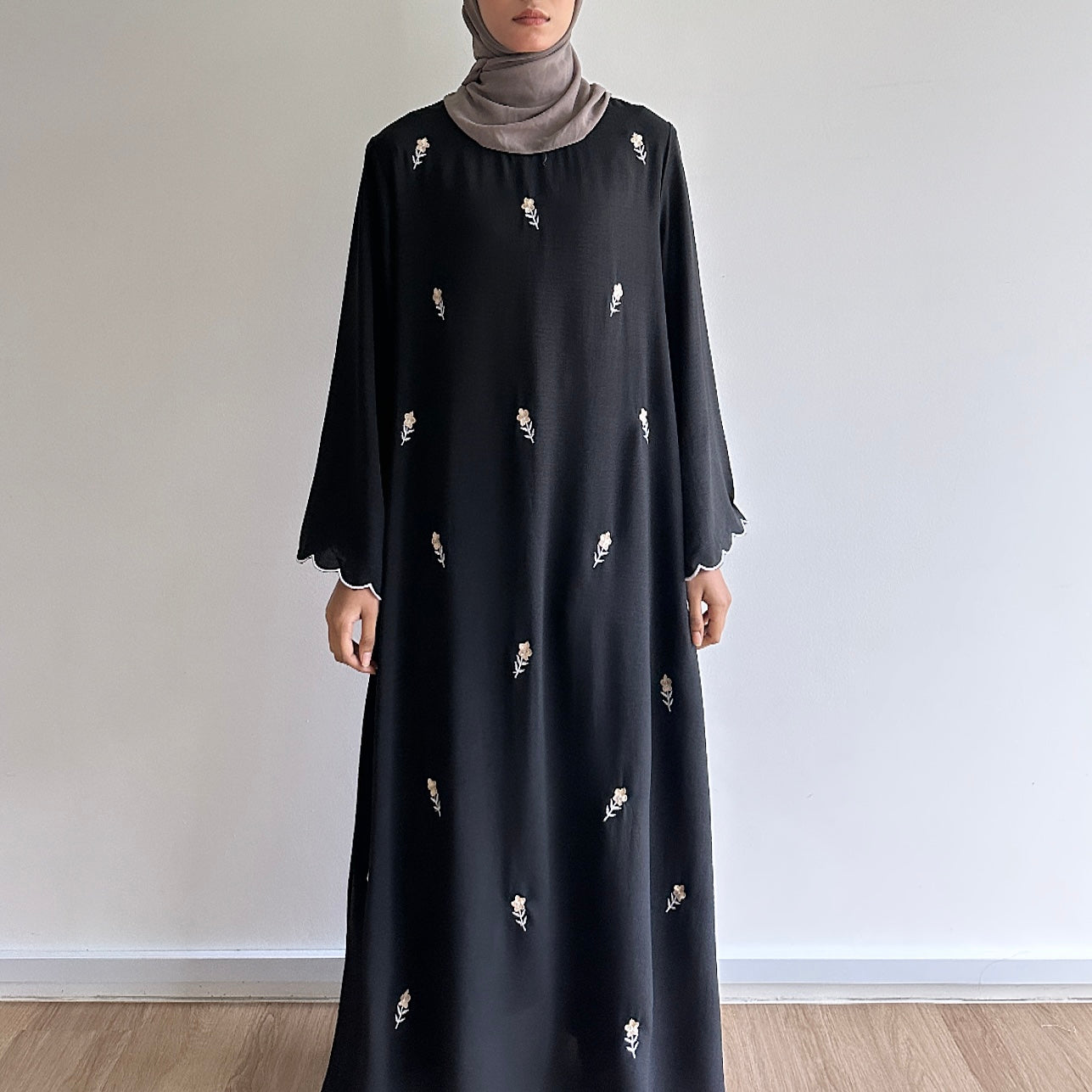 Anita floral sulam dress