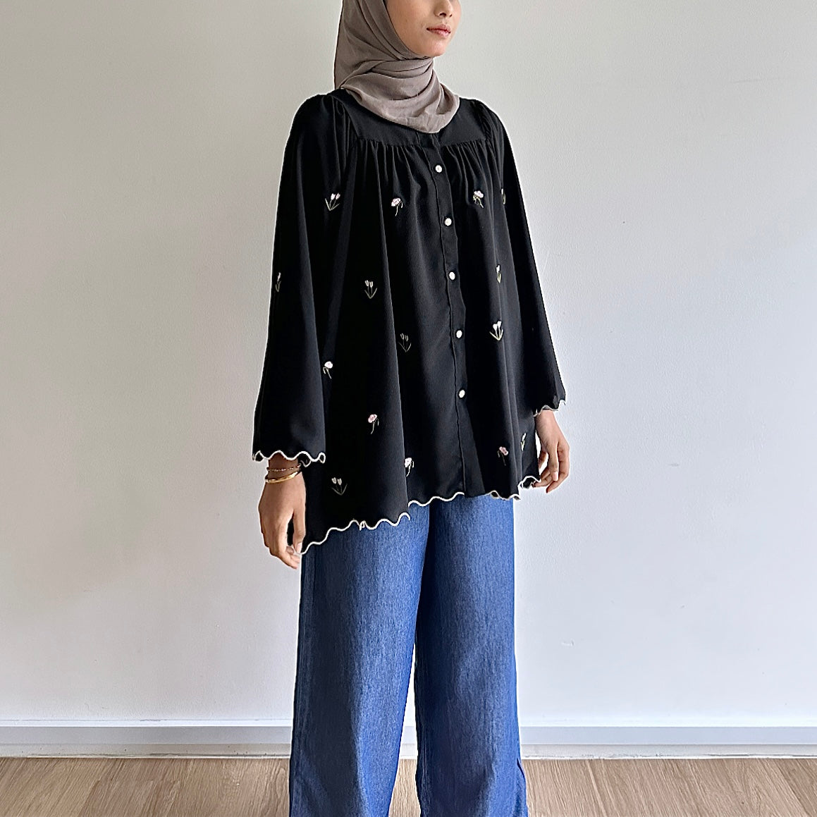 Nia sulam blouse