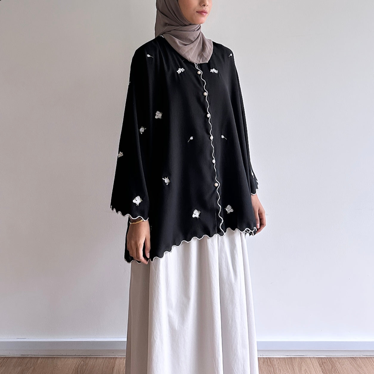 Aura sulam blouse