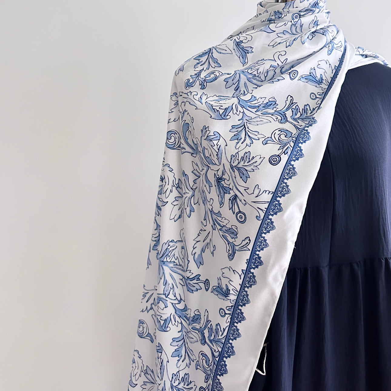 Bleu printed long shawl