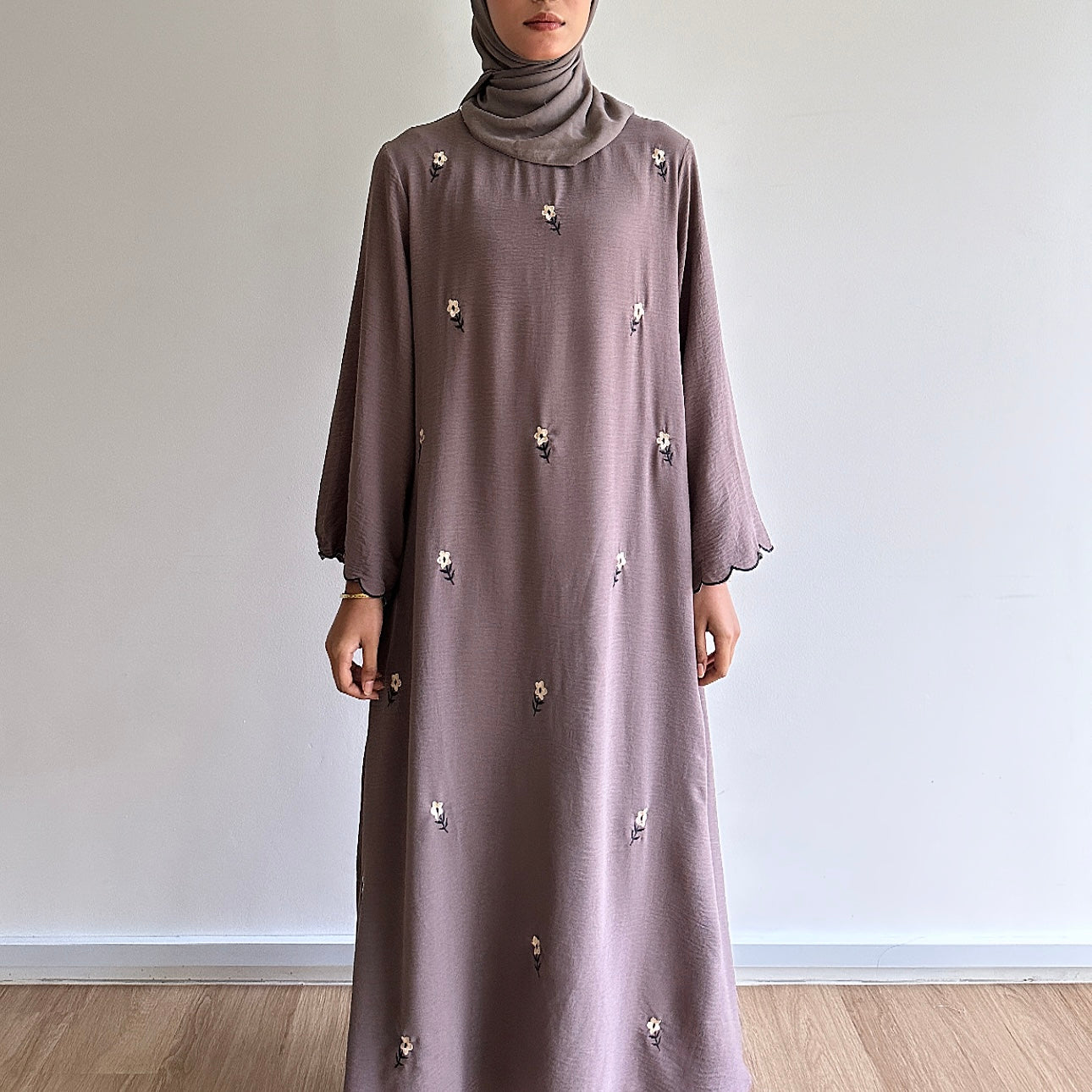 Anita floral sulam dress