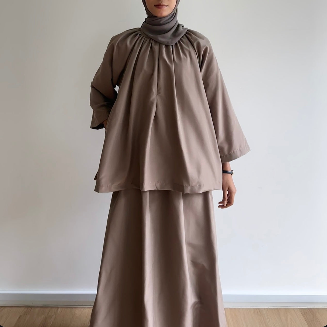 Tania classic skirt set