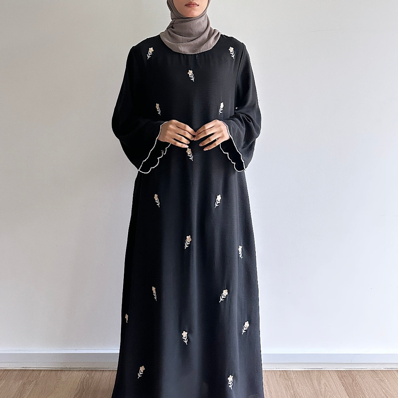 Anita floral sulam dress