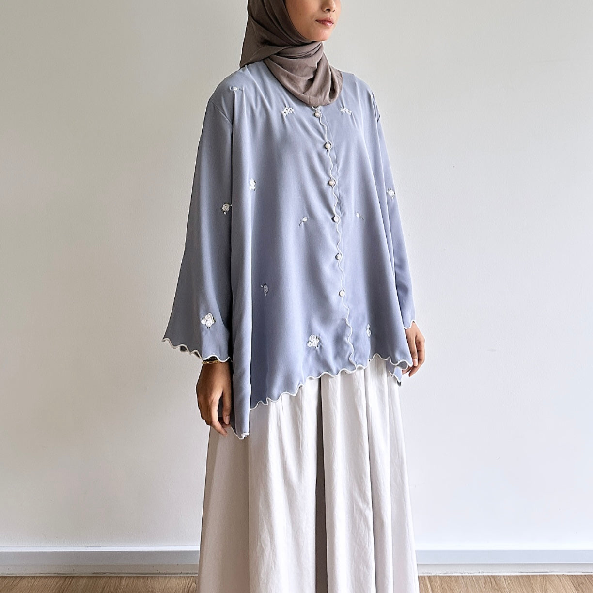 Aura sulam blouse