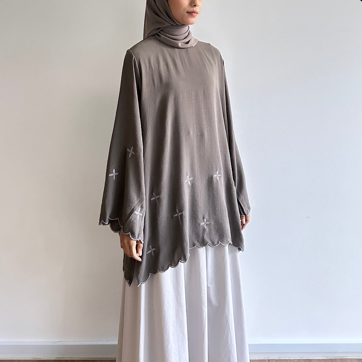 Elena sulam tunic