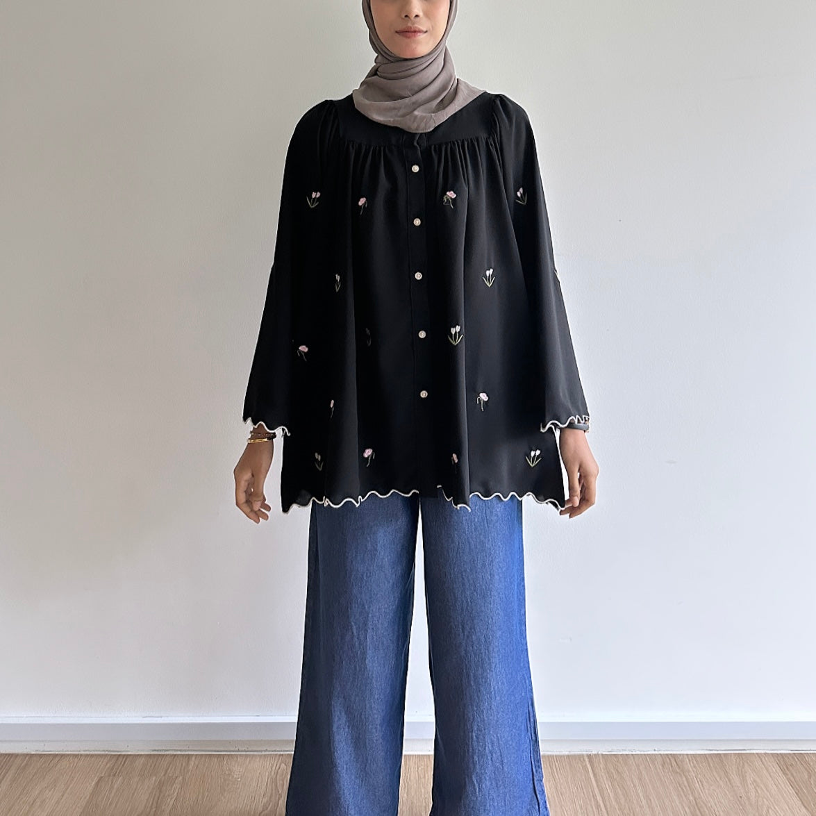 Nia sulam blouse