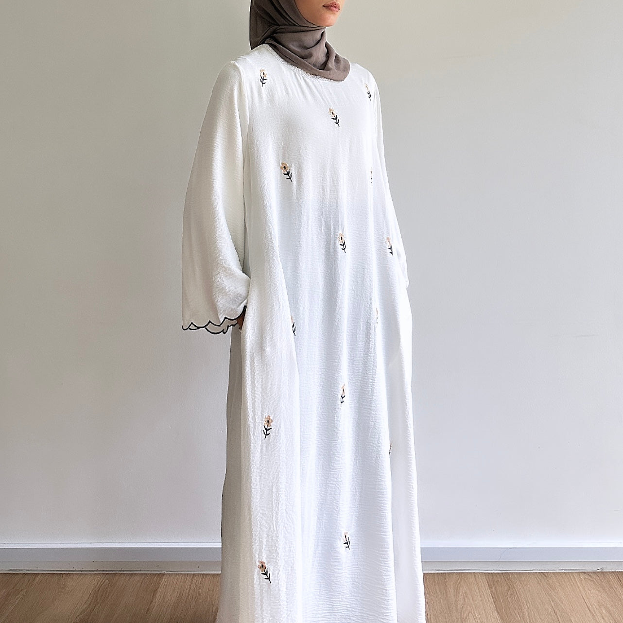 Anita floral sulam dress