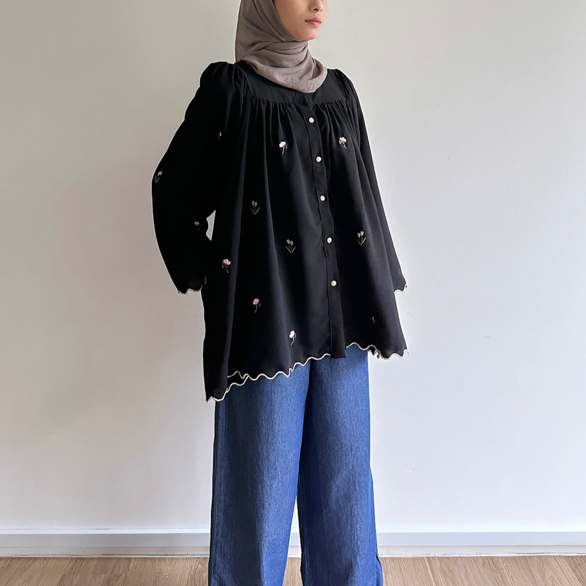 Nia sulam blouse
