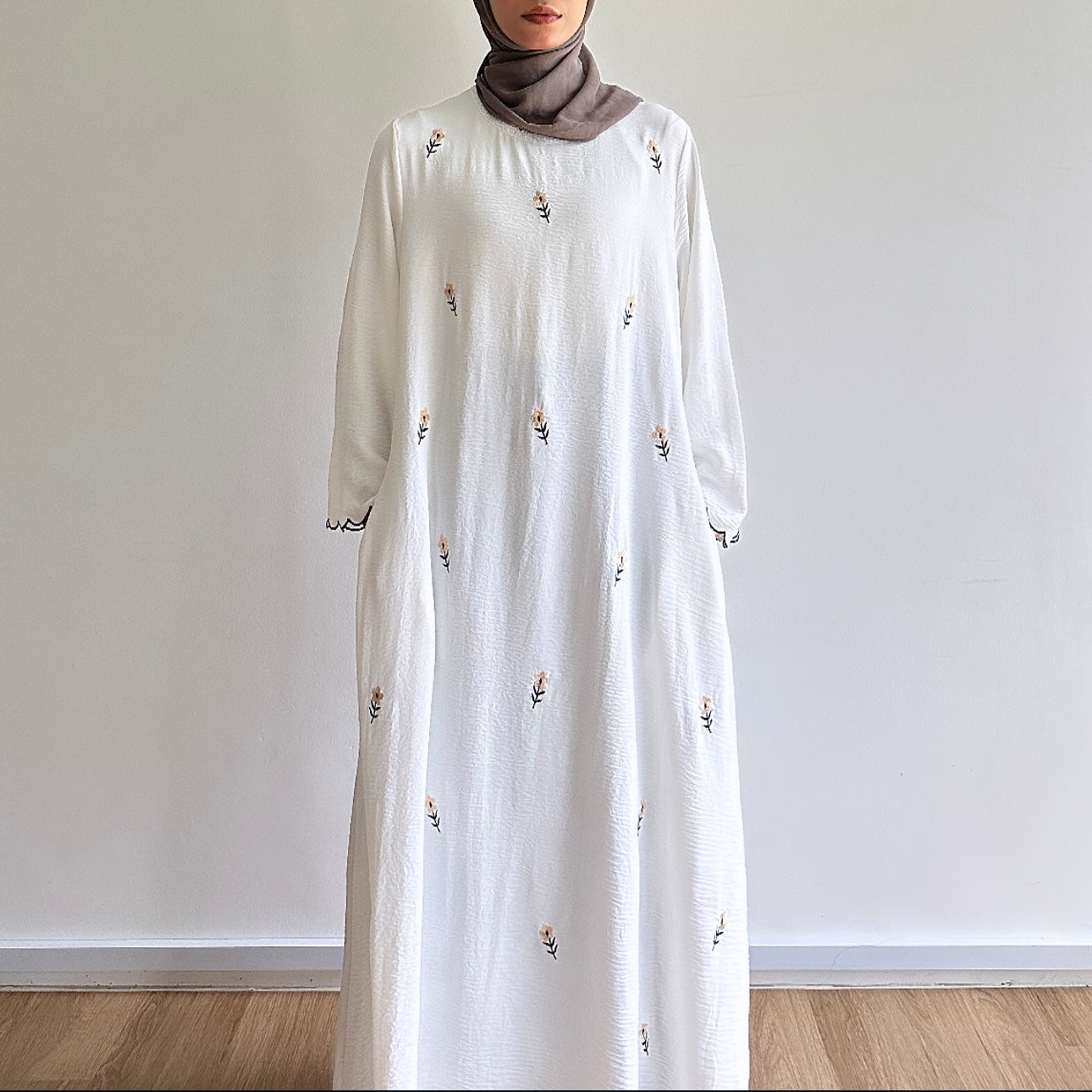 Anita floral sulam dress
