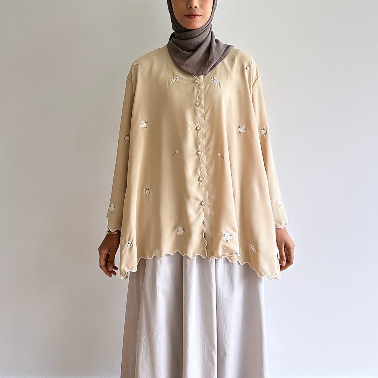 Aura sulam blouse