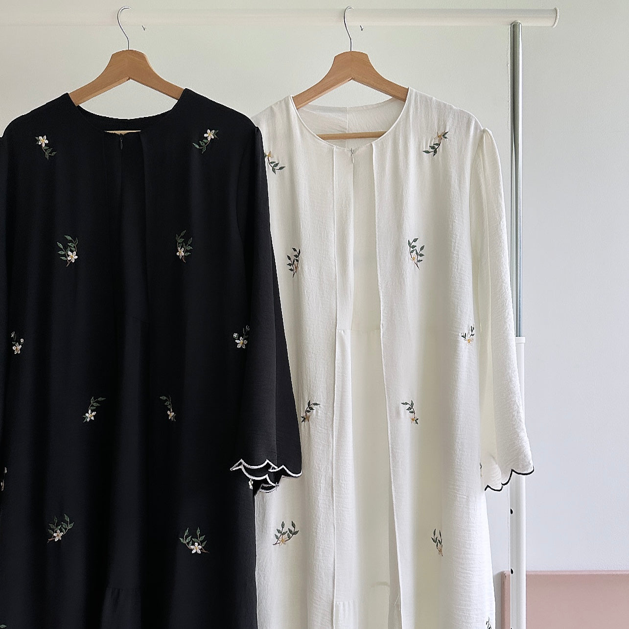 Luna sulam abaya