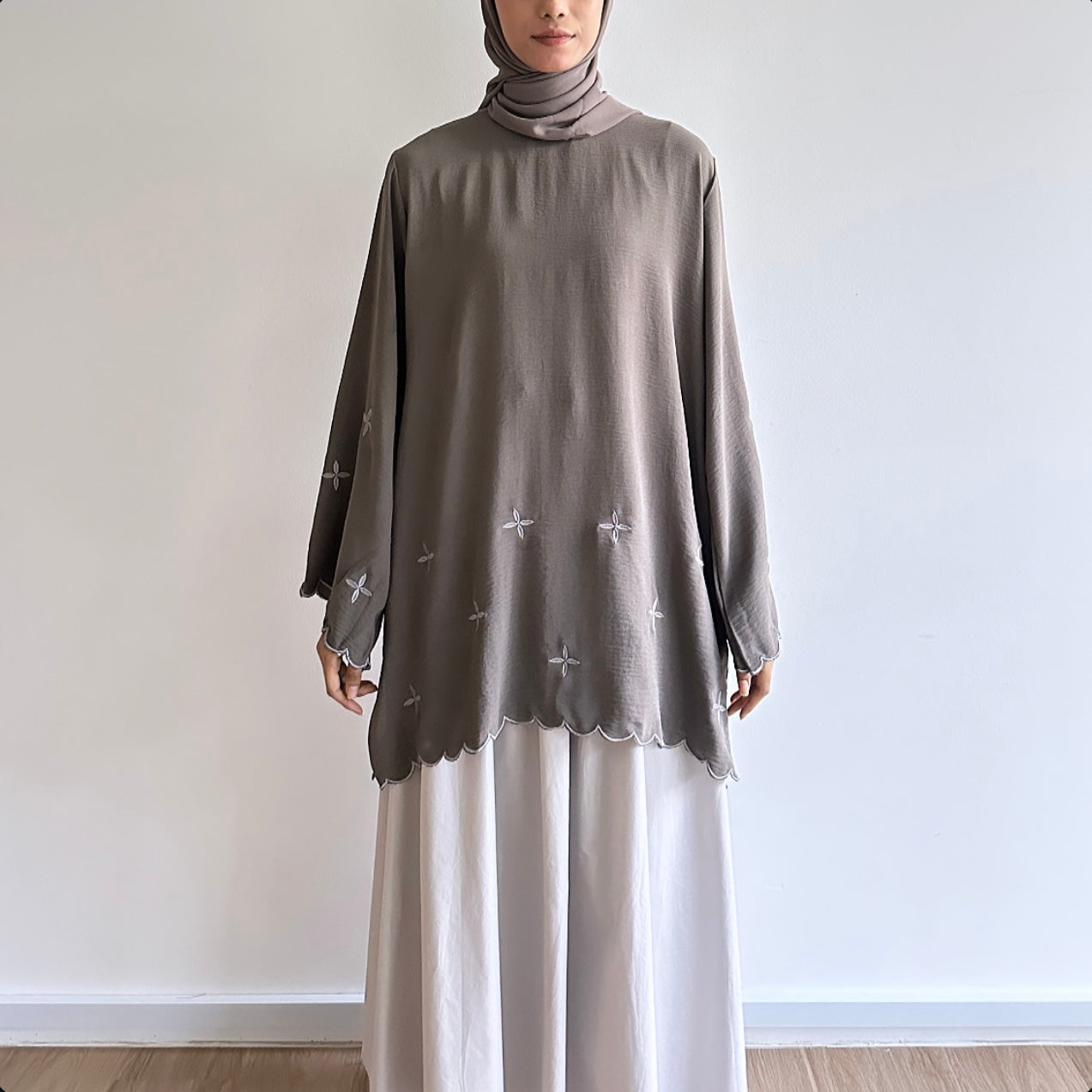 Elena sulam tunic