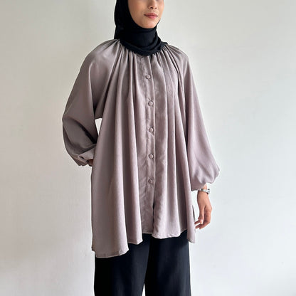 Della raglan blouse
