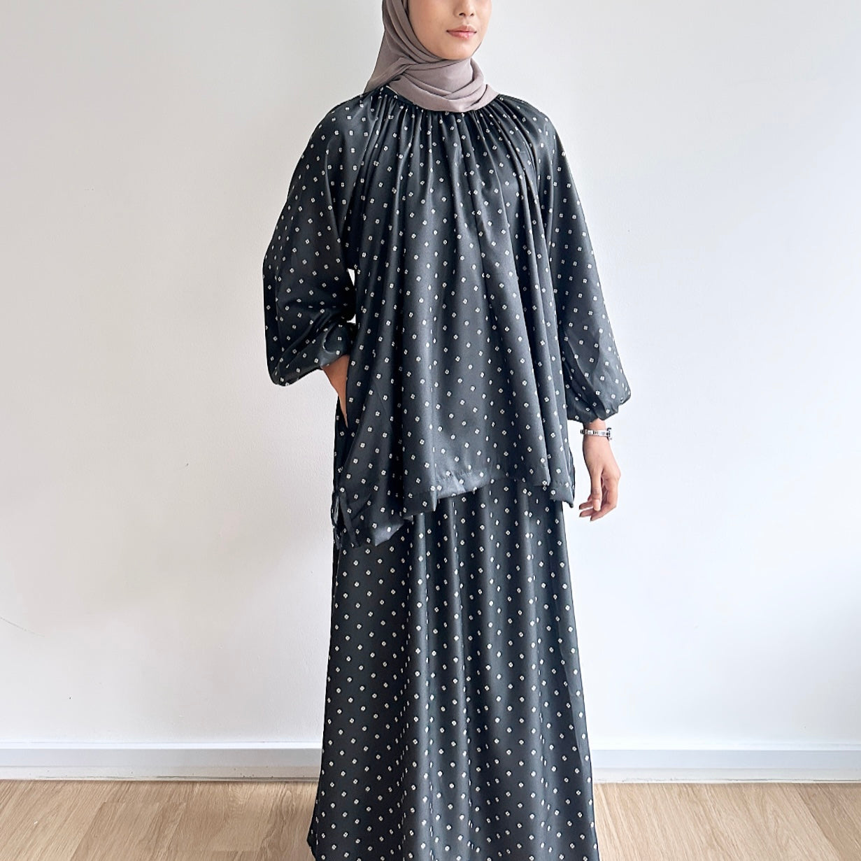 Alicia raglan skirt set