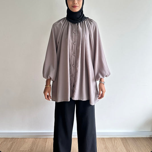 Della raglan blouse