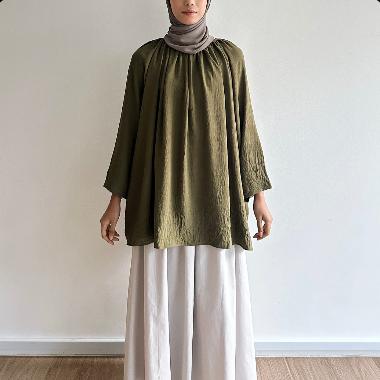 Mila basic raglan blouse