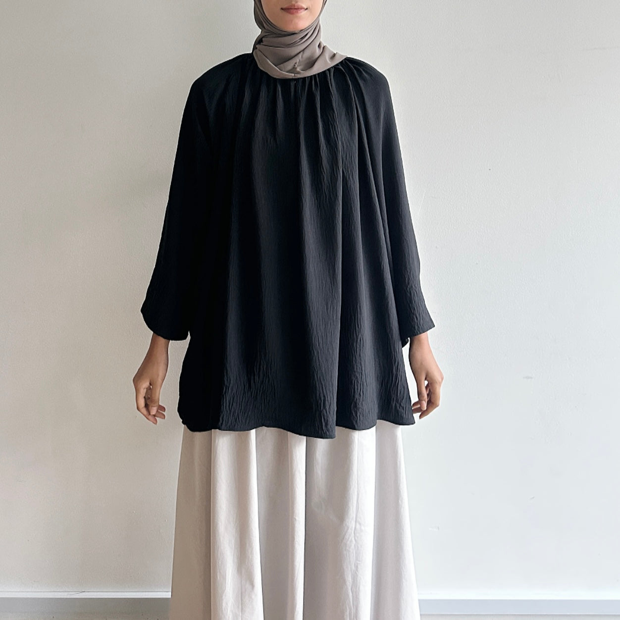 Mila basic raglan blouse