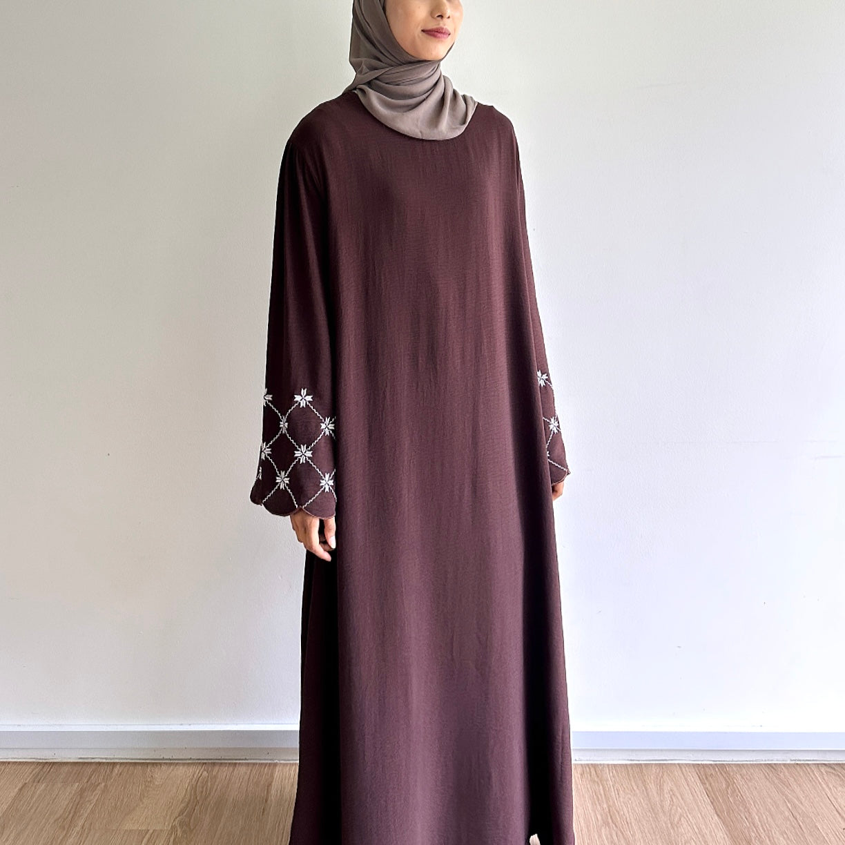 Yuna floral abaya