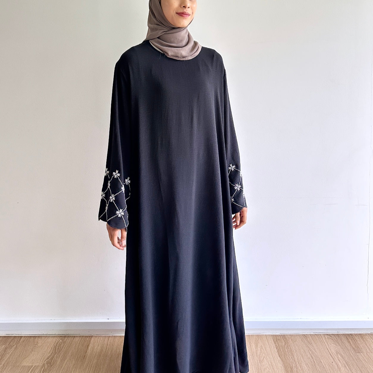 Yuna floral abaya
