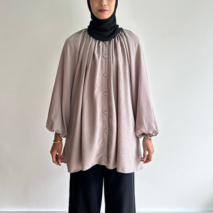 Della raglan blouse