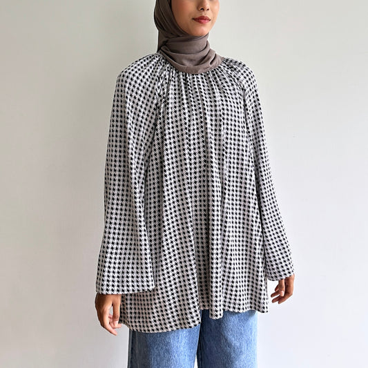 Kate houndstooth raglan blouse