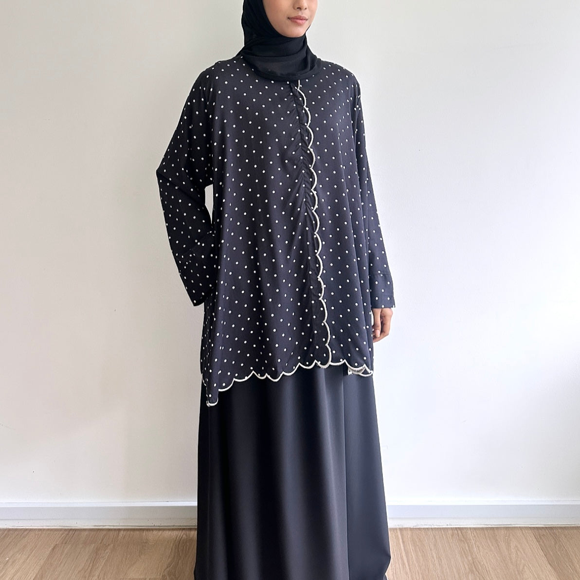 Mara scallop dot blouse