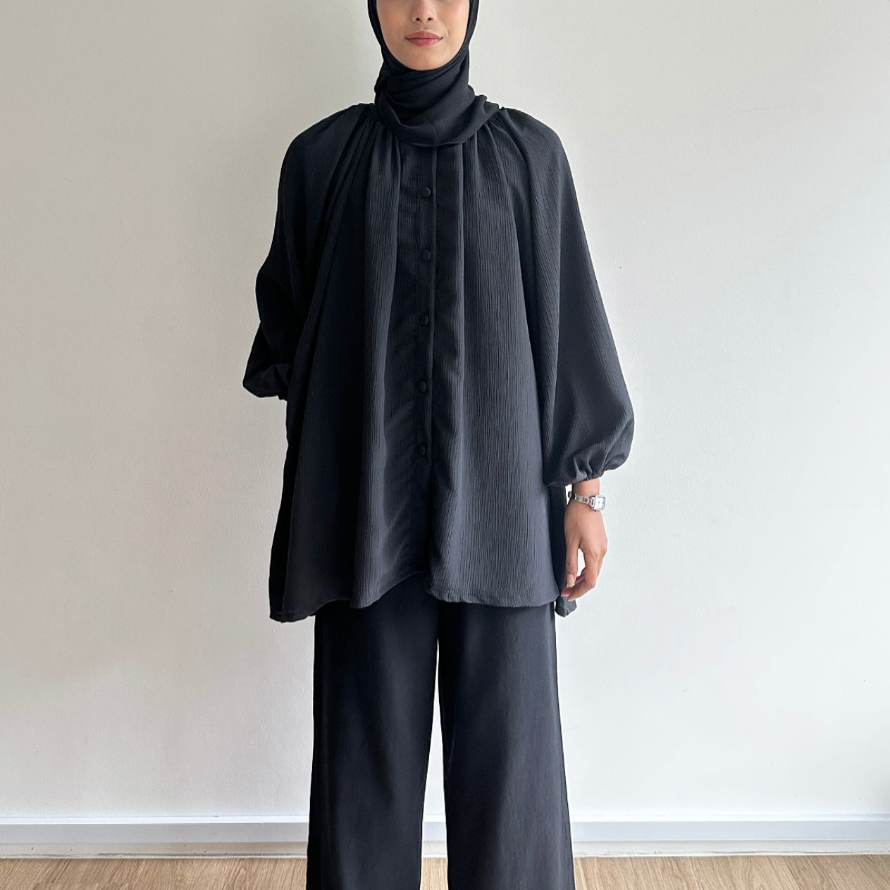 Della raglan blouse