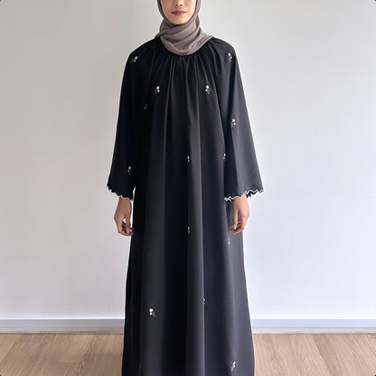 Aryana sulam abaya