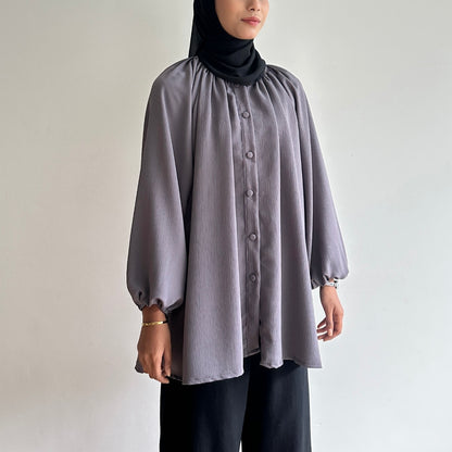 Della raglan blouse