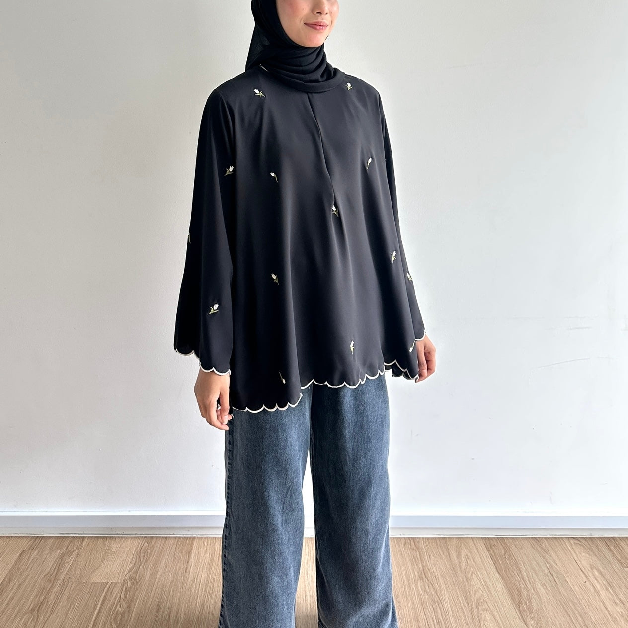 Nadra Embroidery Scallop Blouse