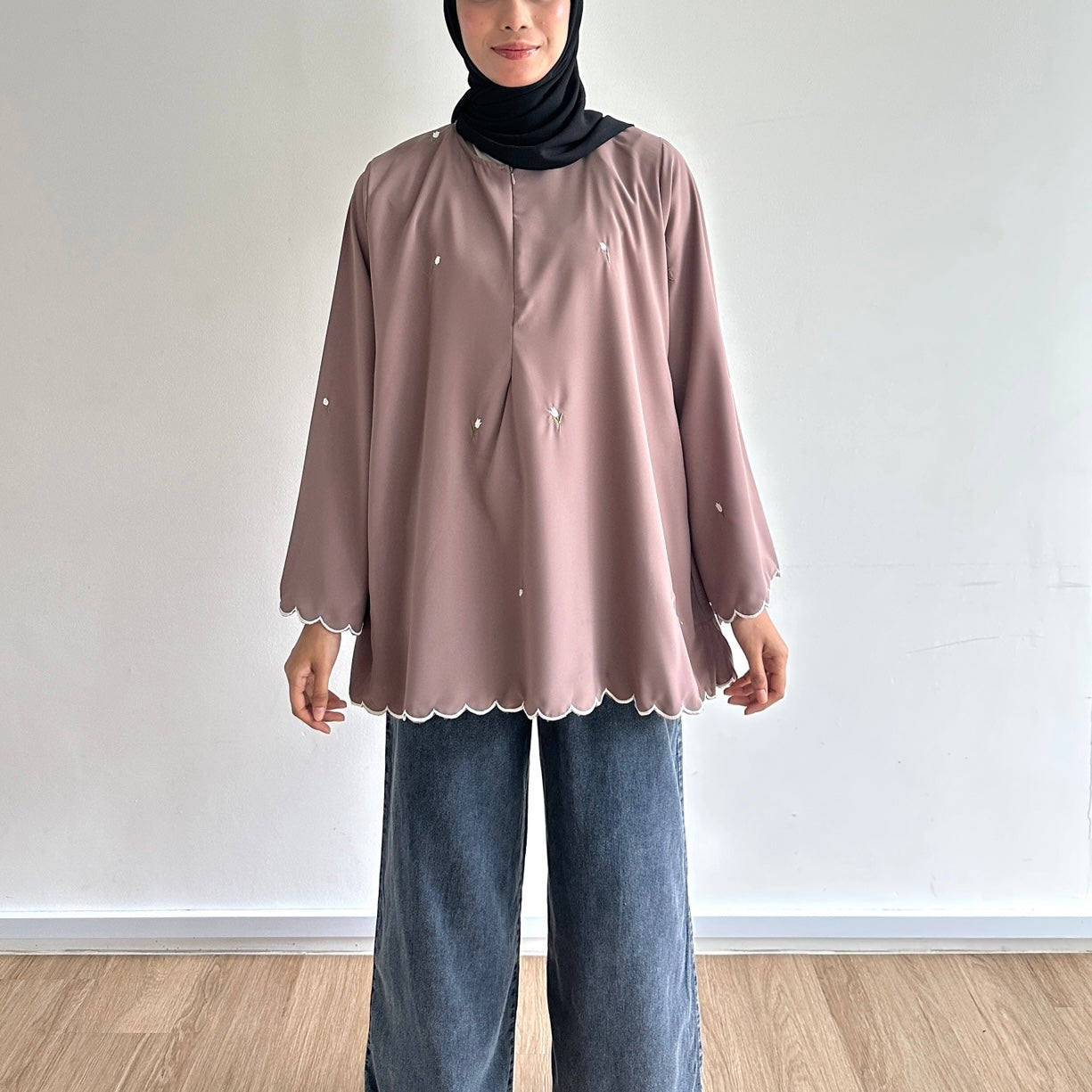 Nadra Embroidery Scallop Blouse