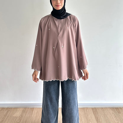 Nadra Embroidery Scallop Blouse